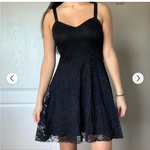 Free People Black Fit’n’Flare All Over Lace Mini Dress size M - Picture 4 of 11